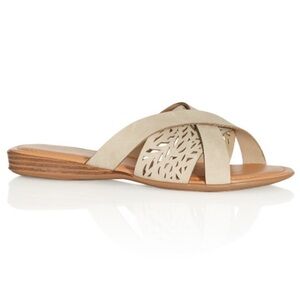 CLOUDWALKERS WIDE FIT 7W & 8.5W Judy Sandal Sand (SH05)